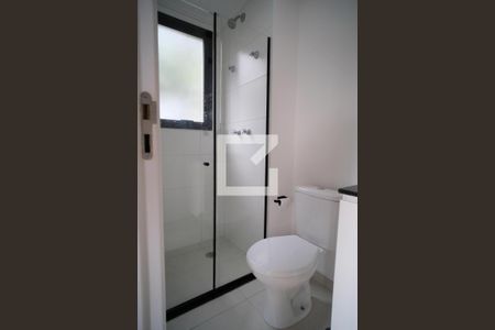 Banheiro  de kitnet/studio para alugar com 1 quarto, 24m² em Pinheiros, São Paulo