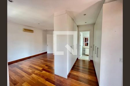Casa à venda com 4 quartos, 1300m² em Chácara Flora, São Paulo