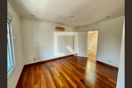 Casa à venda com 4 quartos, 1300m² em Chácara Flora, São Paulo