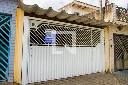 Casa à venda com 100m², 2 quartos e 2 vagasFachada