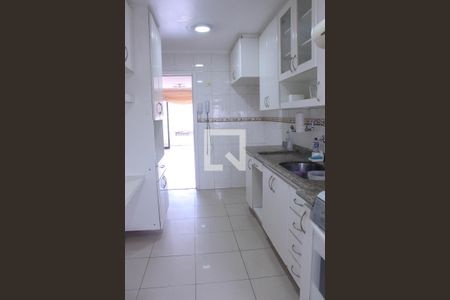 Apartamento à venda com 98m², 3 quartos e 2 vagas Apartamento à venda com 98m², 3 quartos e 2 vagasCozinha