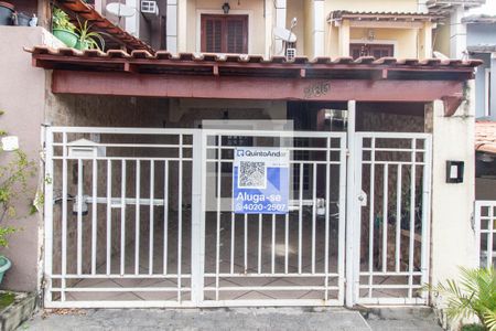Casa para alugar com 80m², 2 quartos e 1 vaga Casa para alugar com 80m², 2 quartos e 1 vagaFachada