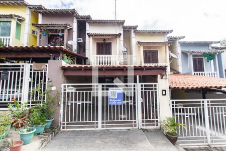 Fachada de casa para alugar com 2 quartos, 80m² em Centro, Nova Iguaçu
