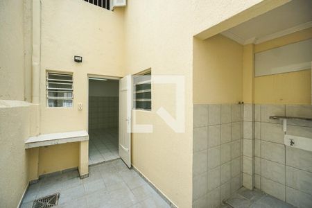 Casa à venda com 65m², 2 quartos e sem vagaQuintal