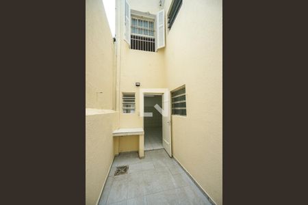 Casa à venda com 65m², 2 quartos e sem vagaQuintal