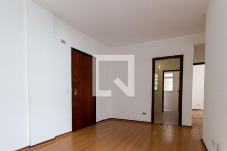 Sala de apartamento para alugar com 2 quartos, 70m² em Água Verde, Curitiba