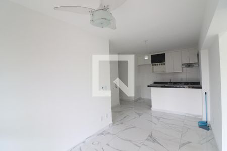 Sala  de apartamento à venda com 2 quartos, 58m² em Vila Ester (zona Norte), São Paulo