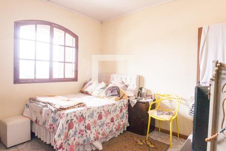 Casa à venda com 440m², 5 quartos e 4 vagasquarto 2