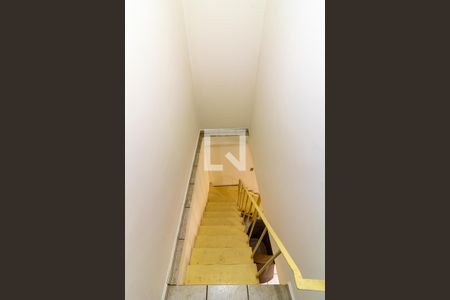 Escada de Acesso aos Quartos de casa para alugar com 2 quartos, 120m² em Imirim, São Paulo