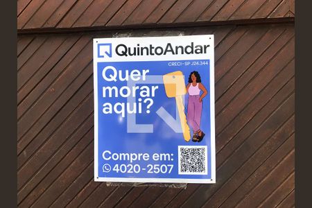 Casa à venda com 207m², 2 quartos e 2 vagas Casa à venda com 207m², 2 quartos e 2 vagasFachada