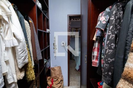 Casa à venda com 207m², 2 quartos e 2 vagas Casa à venda com 207m², 2 quartos e 2 vagasCloset - Suíte