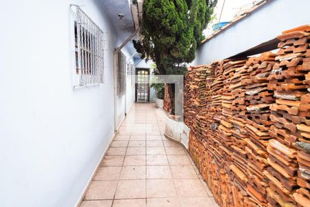 Casa à venda com 207m², 2 quartos e 2 vagas Casa à venda com 207m², 2 quartos e 2 vagasQuintal