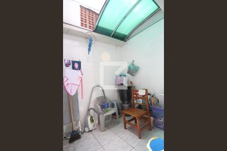 Casa de condomínio à venda com 63m², 2 quartos e 1 vagaÁrea de Serviço