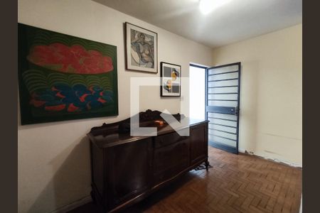 Casa à venda com 3 quartos, 240m² em Vila Monumento, São Paulo