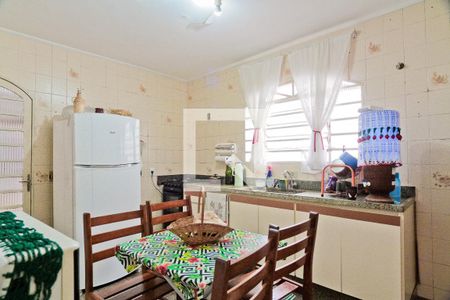 Casa à venda com 96m², 3 quartos e 4 vagas Casa à venda com 96m², 3 quartos e 4 vagasCozinha