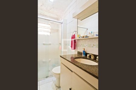 Casa à venda com 96m², 3 quartos e 4 vagas Casa à venda com 96m², 3 quartos e 4 vagasCasa 2 - banheiro