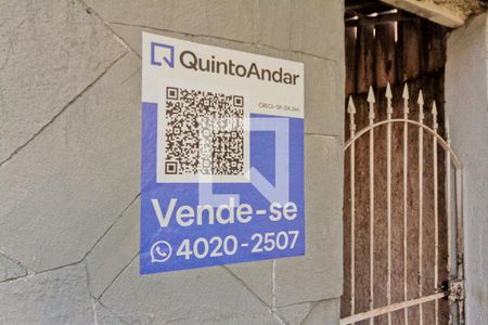 Casa à venda com 96m², 3 quartos e 4 vagas Casa à venda com 96m², 3 quartos e 4 vagasFachada