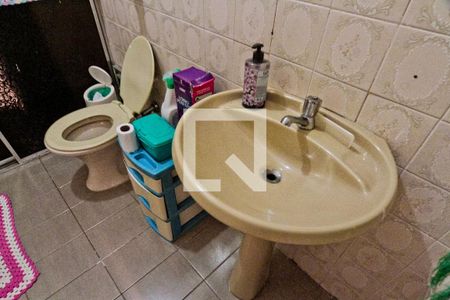 Casa à venda com 96m², 3 quartos e 4 vagas Casa à venda com 96m², 3 quartos e 4 vagasBanheiro