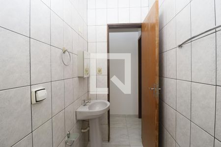 Casa para alugar com 147m², 3 quartos e 2 vagasBanheiro Social