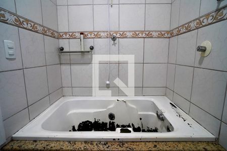 Casa para alugar com 265m², 4 quartos e 5 vagasBanheiro da Suíte 2