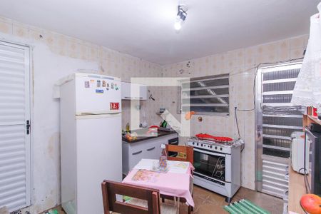 Casa à venda com 125m², 5 quartos e 2 vagas Casa à venda com 125m², 5 quartos e 2 vagasCasa 1 Cozinha