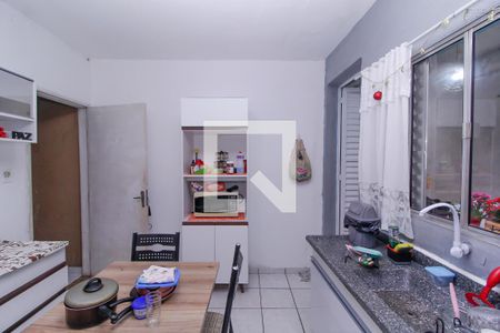 Casa à venda com 125m², 5 quartos e 2 vagas Casa à venda com 125m², 5 quartos e 2 vagasCasa 2 Cozinha