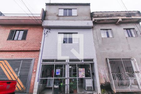 Casa à venda com 125m², 5 quartos e 2 vagas Casa à venda com 125m², 5 quartos e 2 vagasFachada