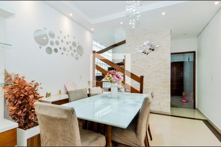 Sala de casa à venda com 3 quartos, 200m² em Vila Planalto, Guarulhos