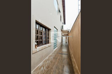 Casa à venda com 200m², 3 quartos e 4 vagasCorredor Lateral 