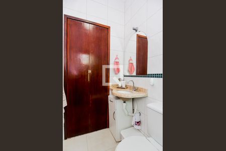 Casa à venda com 200m², 3 quartos e 4 vagasBanheiro da Suíte 1