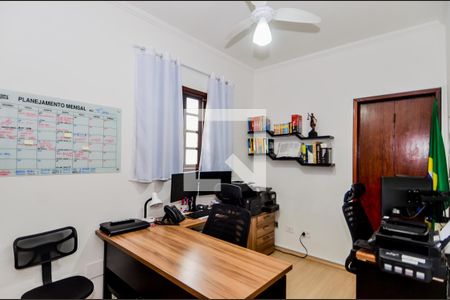 Casa à venda com 200m², 3 quartos e 4 vagasSuíte 2