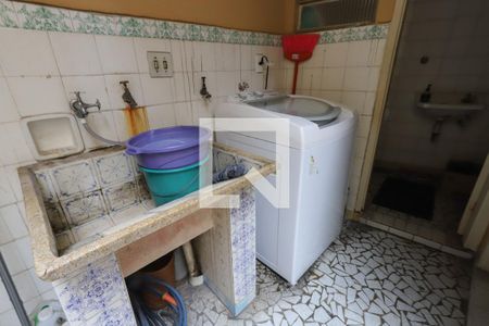 Casa à venda com 105m², 3 quartos e 2 vagasLavanderia