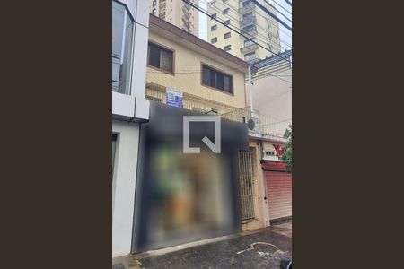 Casa à venda com 105m², 3 quartos e 2 vagasFachada