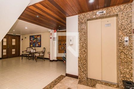 Apartamento à venda com 90m², 3 quartos e 2 vagas Apartamento à venda com 90m², 3 quartos e 2 vagasHall social