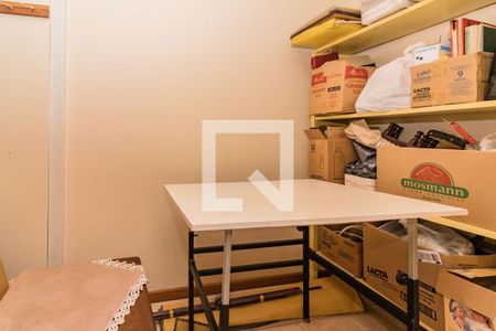 Apartamento à venda com 90m², 3 quartos e 2 vagas Apartamento à venda com 90m², 3 quartos e 2 vagasQuarto de Serviço