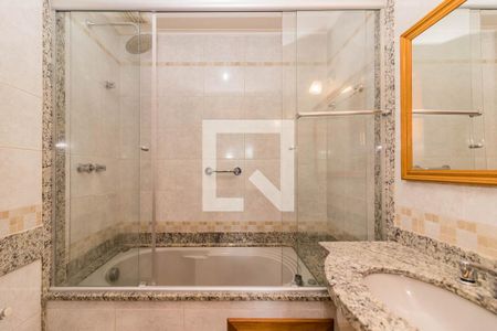 Apartamento à venda com 90m², 3 quartos e 2 vagas Apartamento à venda com 90m², 3 quartos e 2 vagasBanheiro da Suite