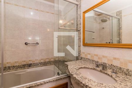 Apartamento à venda com 90m², 3 quartos e 2 vagas Apartamento à venda com 90m², 3 quartos e 2 vagasBanheiro da Suite