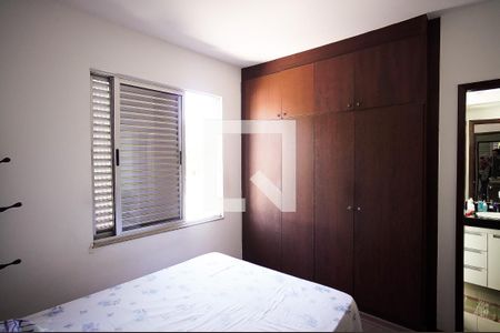 Apartamento à venda com 133m², 3 quartos e 2 vagasBanheiro Quarto 2