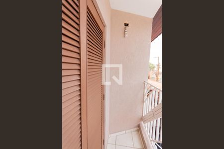 Casa à venda com 170m², 3 quartos e 3 vagas Casa à venda com 170m², 3 quartos e 3 vagasVaranda da Suíte