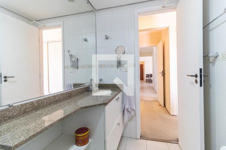 Apartamento à venda com 82m², 3 quartos e 2 vagasBanheiro da Suíte