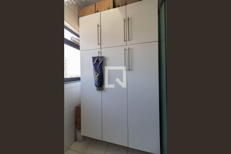 Apartamento à venda com 82m², 3 quartos e 2 vagasLavanderia