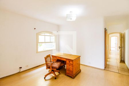 Casa à venda com 175m², 3 quartos e 2 vagasSuíte