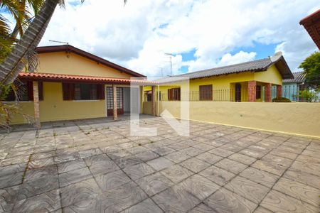 Casa à venda com 150m², 3 quartos e 4 vagasPátio