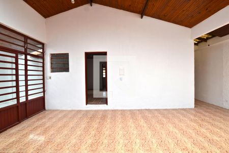 Casa à venda com 150m², 3 quartos e 4 vagasHall