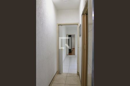Casa à venda com 150m², 3 quartos e 2 vagasCorredor 