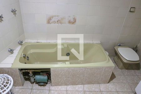 Suíte banheiro  de casa à venda com 3 quartos, 150m² em Parque Edu Chaves, São Paulo