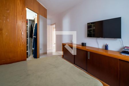 Casa à venda com 300m², 4 quartos e 10 vagasSuíte