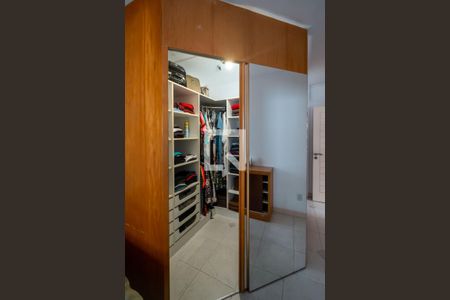 Casa à venda com 300m², 4 quartos e 10 vagasSuíte