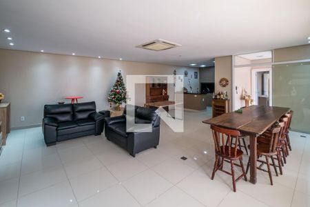 Casa à venda com 300m², 4 quartos e 10 vagasSalão de Festas
