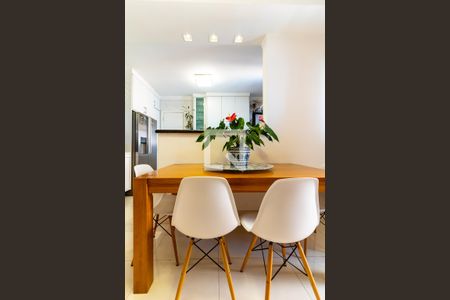 Apartamento à venda com 210m², 4 quartos e 3 vagas Apartamento à venda com 210m², 4 quartos e 3 vagasCopa